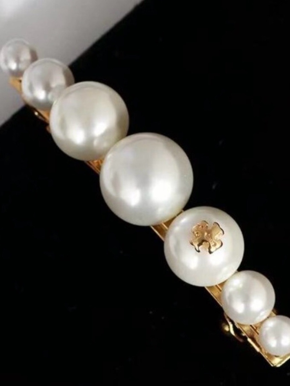 Tory Burch Gold Hair Clip. White Pearls with Gold Emblem . New - Picture 2 of 6